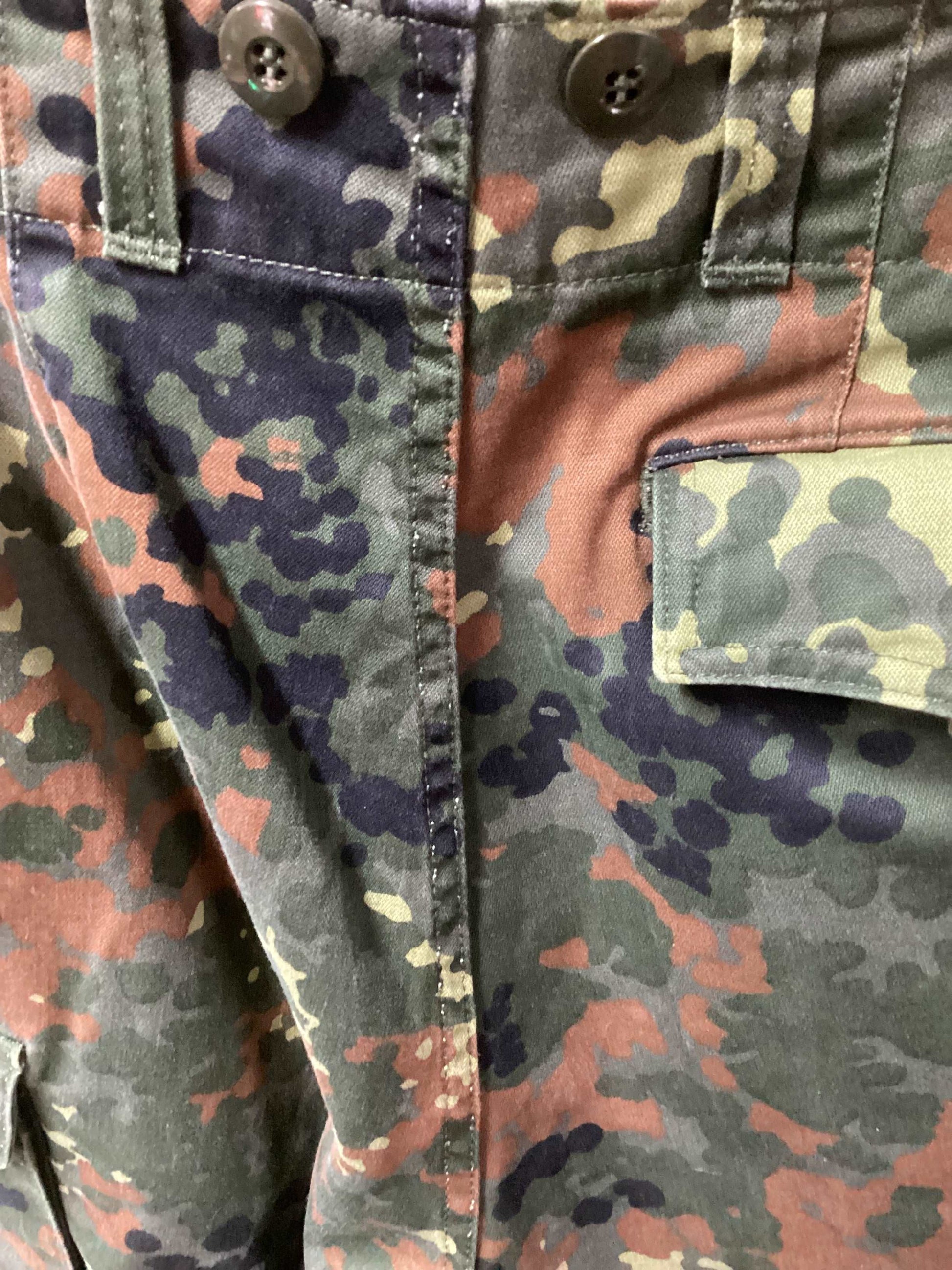 German fleck-tarn trousers